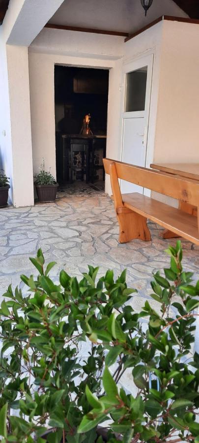 Apartment Elena Galovac  エクステリア 写真